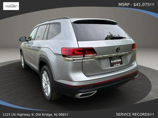 Pyrite Silver Metallic 2021 Volkswagen Atlas 2.0T SE w/Technology