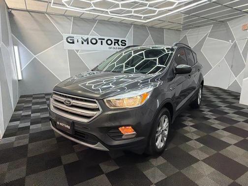 Gray 2018 Ford Escape SE