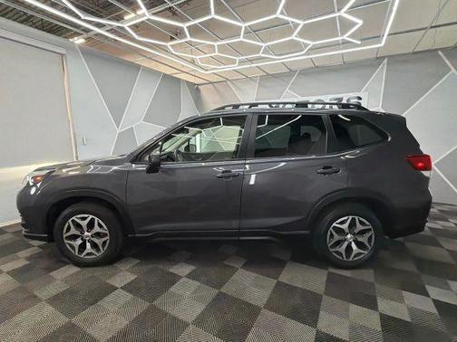 Magnetite Gray Metallic 2022 Subaru Forester Premium