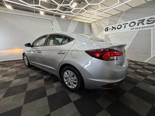 Silver 2020 Hyundai ELANTRA SE