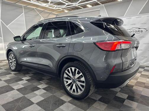 2021 Ford Escape Titanium Hybrid