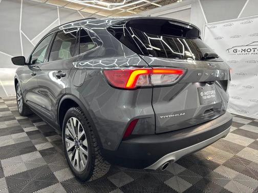 2021 Ford Escape Titanium Hybrid