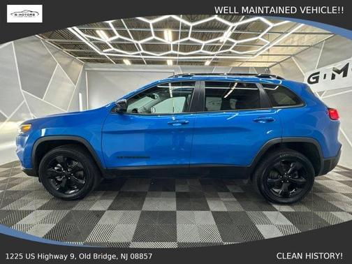 Blue 2023 Jeep Cherokee Altitude Lux
