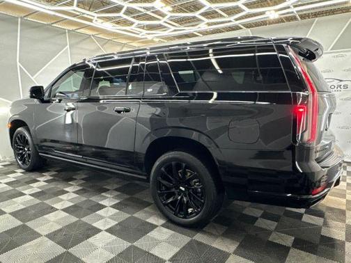 2023 Cadillac Escalade ESV Sport Platinum