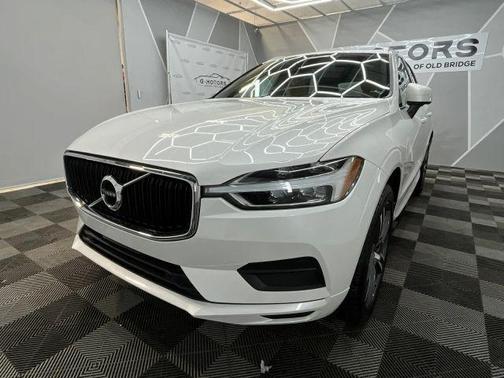 2020 Volvo XC60 T5 Momentum