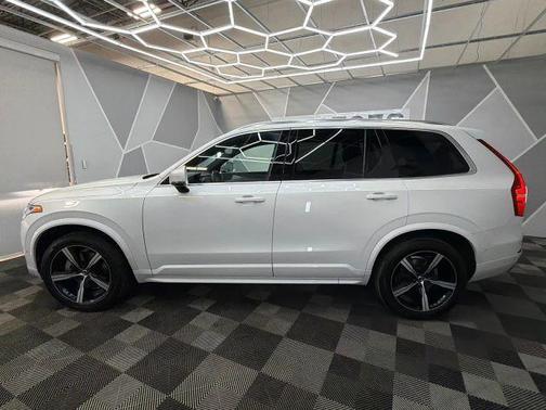 White 2019 Volvo XC90 T6 R-Design