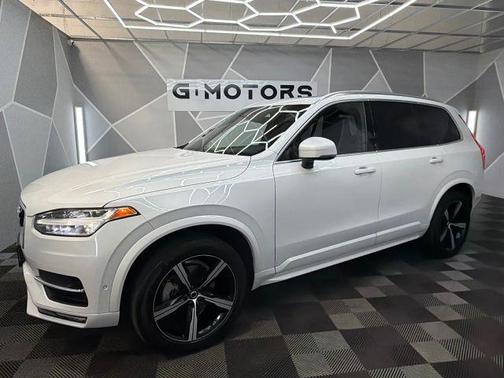 White 2019 Volvo XC90 T6 R-Design