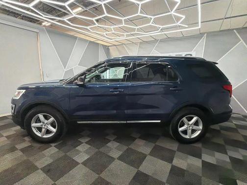 Blue 2017 Ford Explorer XLT