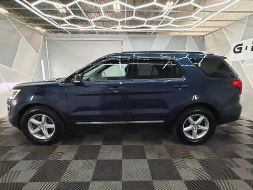Blue 2017 Ford Explorer XLT
