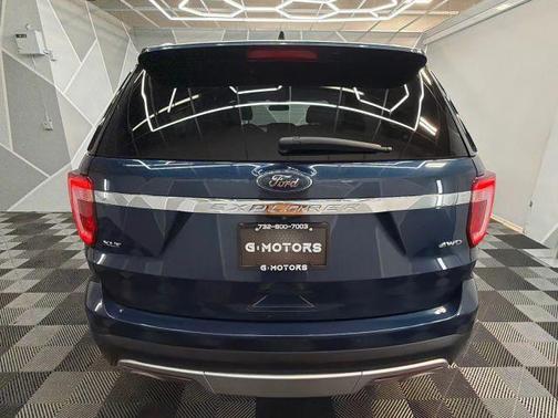 Blue 2017 Ford Explorer XLT