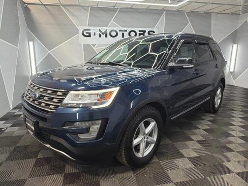 Blue 2017 Ford Explorer XLT