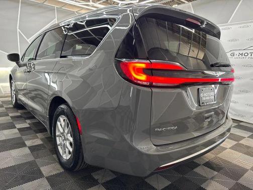 2022 Chrysler Pacifica Touring-L