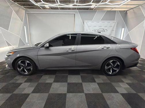 2022 Hyundai ELANTRA Limited