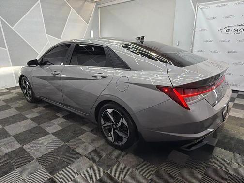 2022 Hyundai ELANTRA Limited