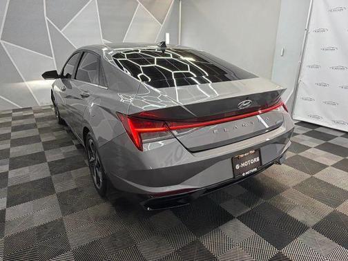 2022 Hyundai ELANTRA Limited