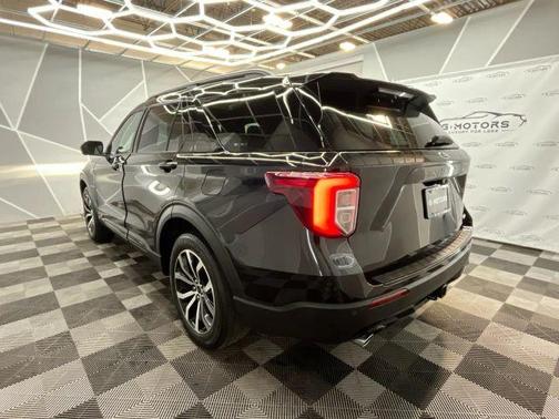 2022 Ford Explorer ST-Line