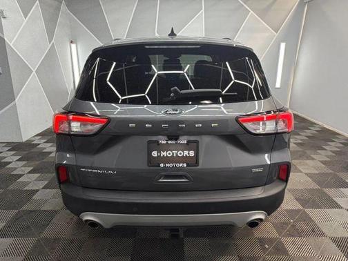 2022 Ford Escape PHEV Titanium