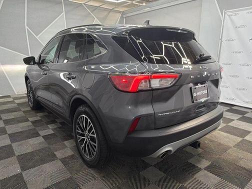 2022 Ford Escape PHEV Titanium