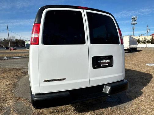 2019 Chevrolet Express 2500 LS