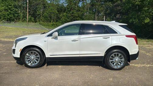 White 2017 Cadillac XT5 Base