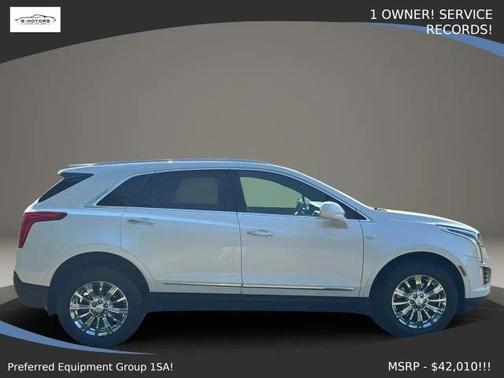 White 2017 Cadillac XT5 Base