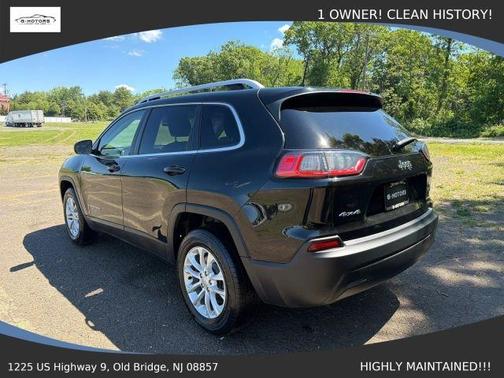 Black 2019 Jeep Cherokee Latitude