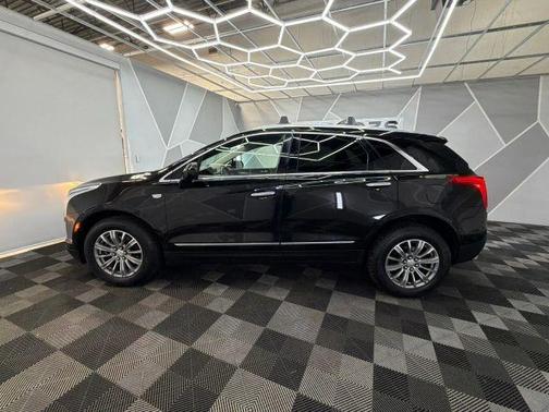 Black 2018 Cadillac XT5 Luxury