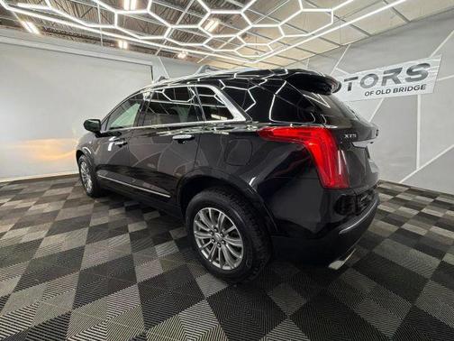 Black 2018 Cadillac XT5 Luxury