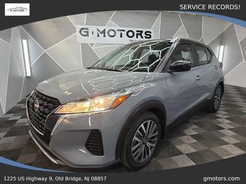 2 Tone Gray / Black Roof 2022 Nissan Kicks SV