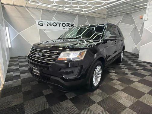 Black 2016 Ford Explorer Base