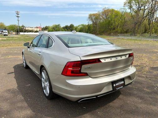Beige 2017 Volvo S90 T6 Inscription