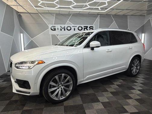 White 2019 Volvo XC90 T6 R-Design