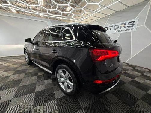 Brilliant Black 2018 Audi Q5 2.0T Premium Plus