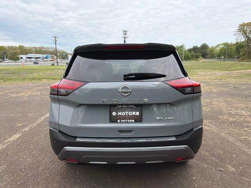 Boulder Gray Pearl 2023 Nissan Rogue SL