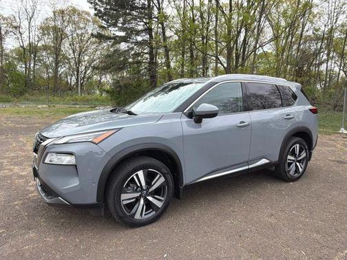 Boulder Gray Pearl 2023 Nissan Rogue SL