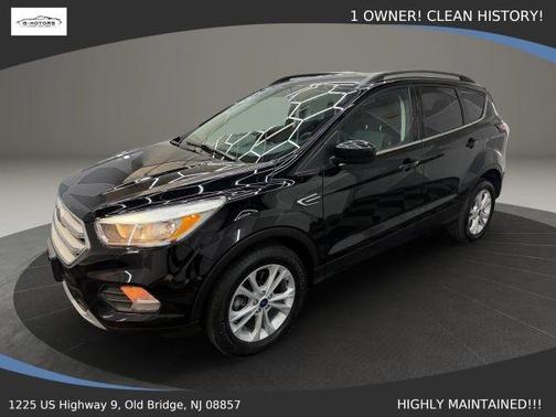 Black 2018 Ford Escape SE