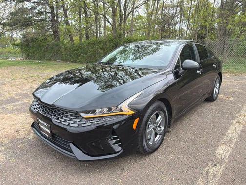 Black 2022 Kia K5 LXS