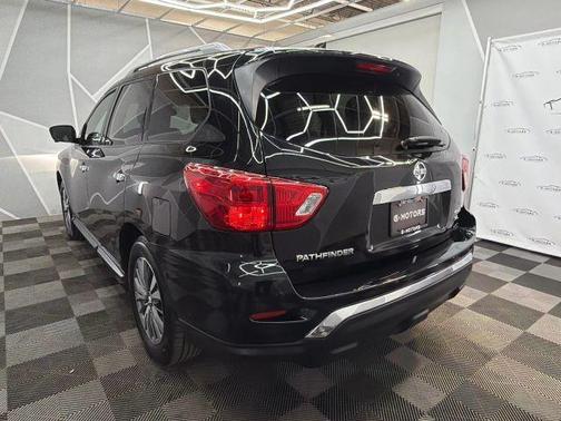 2019 Nissan Pathfinder SL