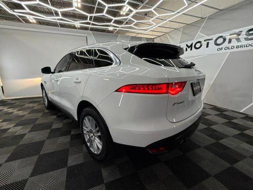 Fuji White 2020 Jaguar F-PACE 25t Prestige