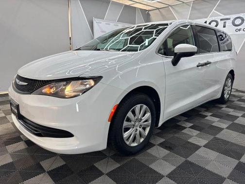 2020 Chrysler Voyager L