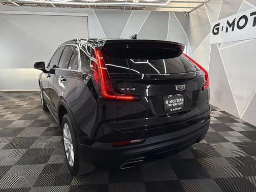 Black 2022 Cadillac XT4 Luxury
