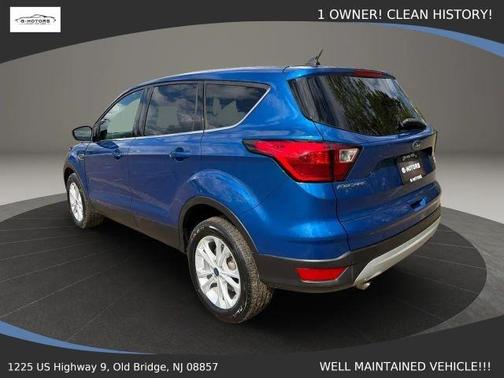 Blue 2019 Ford Escape SE