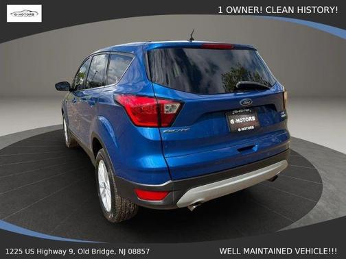 Blue 2019 Ford Escape SE