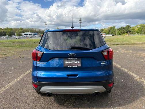 Blue 2019 Ford Escape SE