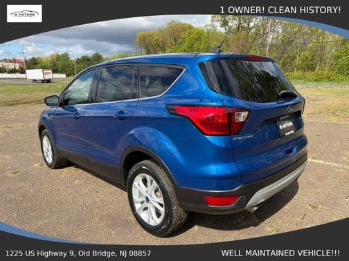 Blue 2019 Ford Escape SE