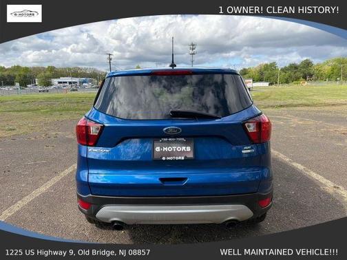 Blue 2019 Ford Escape SE