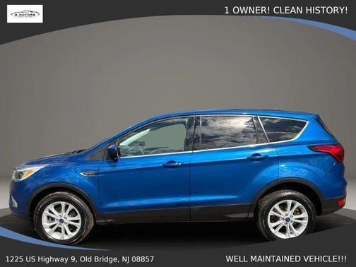 Blue 2019 Ford Escape SE