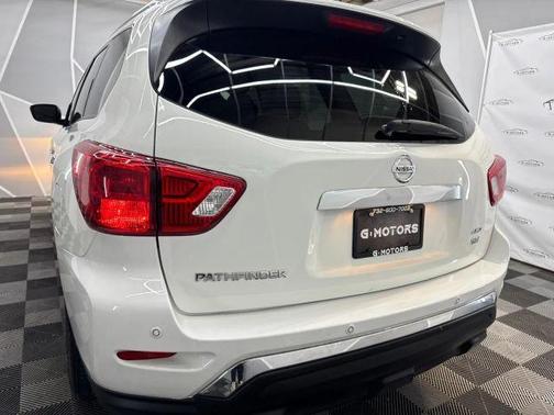 2020 Nissan Pathfinder SV