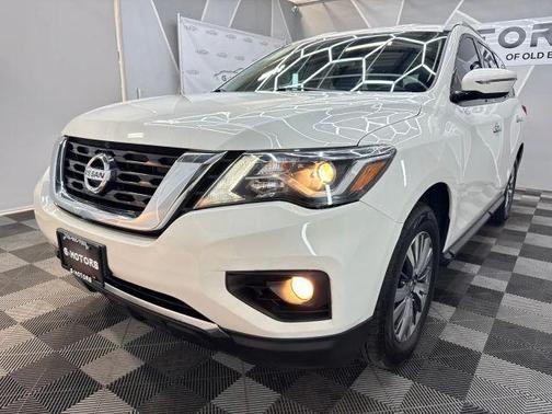 2020 Nissan Pathfinder SV