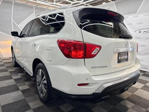 2020 Nissan Pathfinder SV